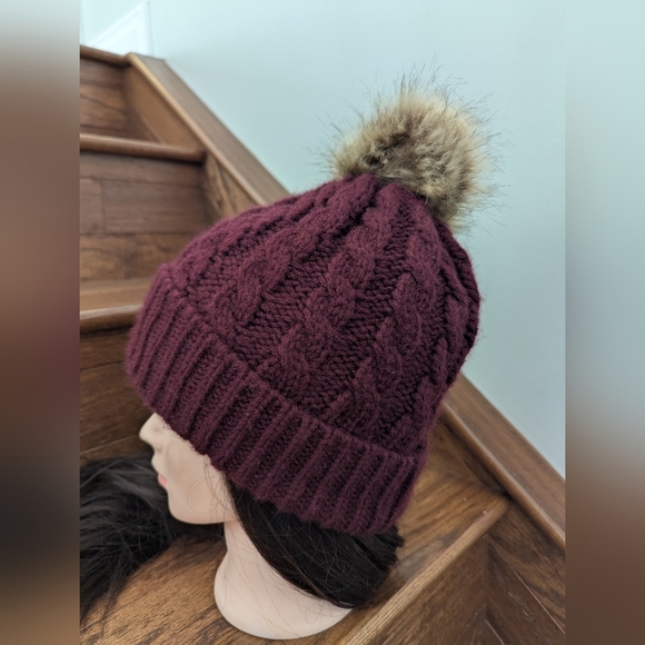 Women's Cable Knit Faux Fur Pom Bobble Hat in the Classical Bordeaux OS - Picture 4 of 9